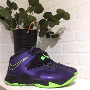 ⚡️🏀youth Lebron EUC